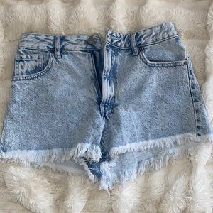 light wash, ribbed jean shorts